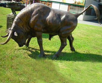 铸铜牛雕塑