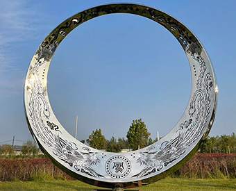不锈钢圆环水景镜面镂空雕塑