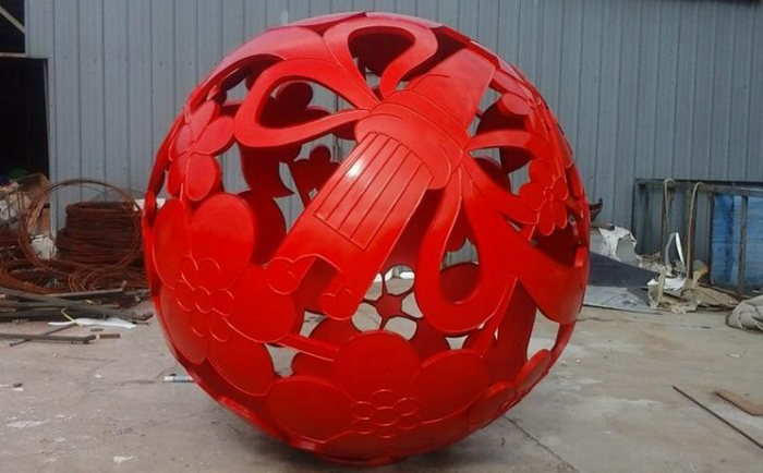 彩色不锈钢镂空球雕塑
